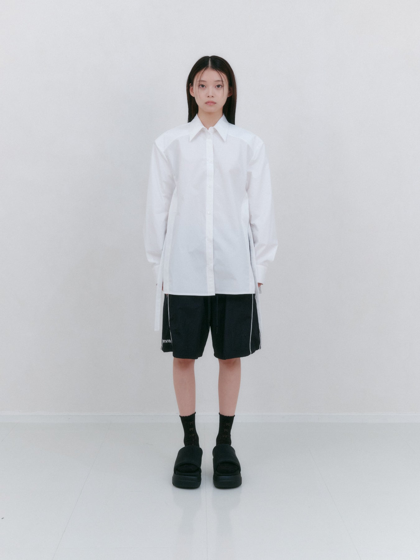 Dリングスリットシャツ