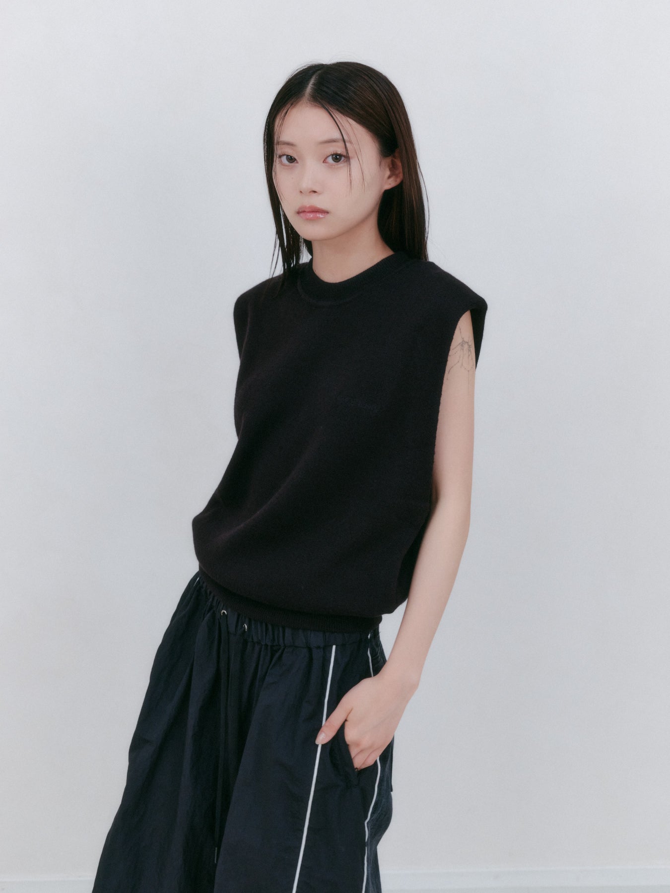 ショルダーパッドニットベスト