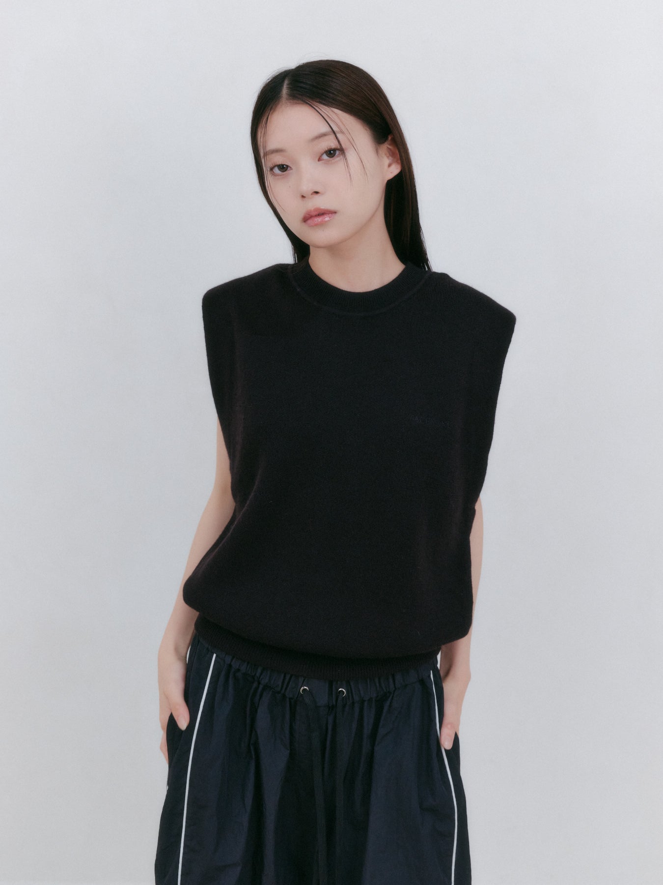 ショルダーパッドニットベスト