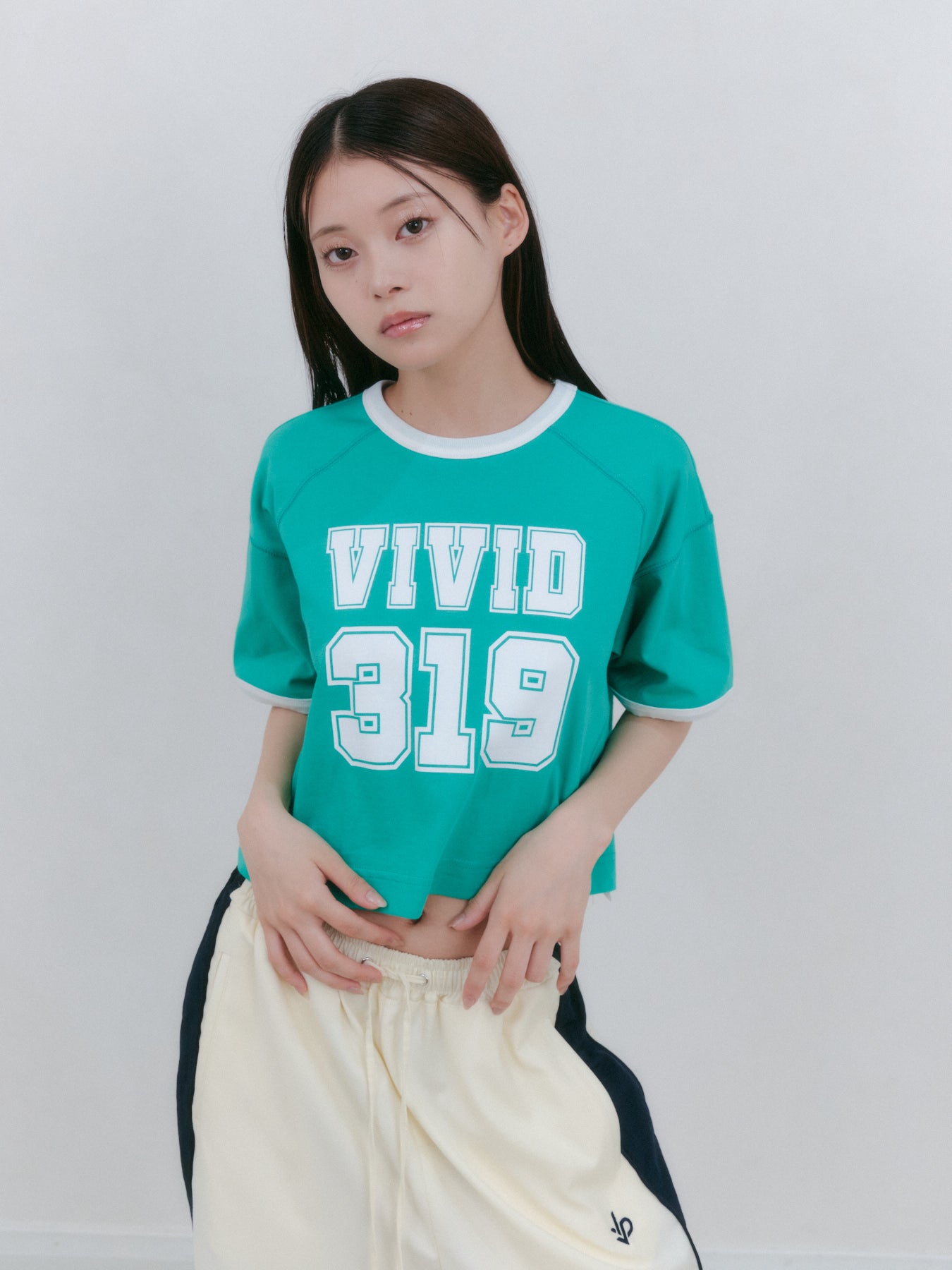 VIVIDビッグロゴクロップドTシャツ