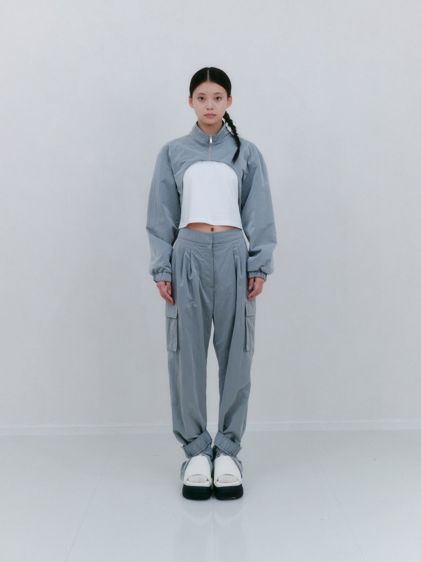 スリットディテールナイロンカーゴパンツ