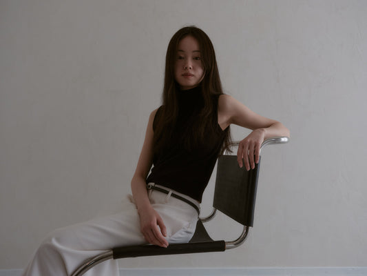 タートルネックノースリーブニットトップ