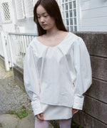 ボリュームパフブラウス