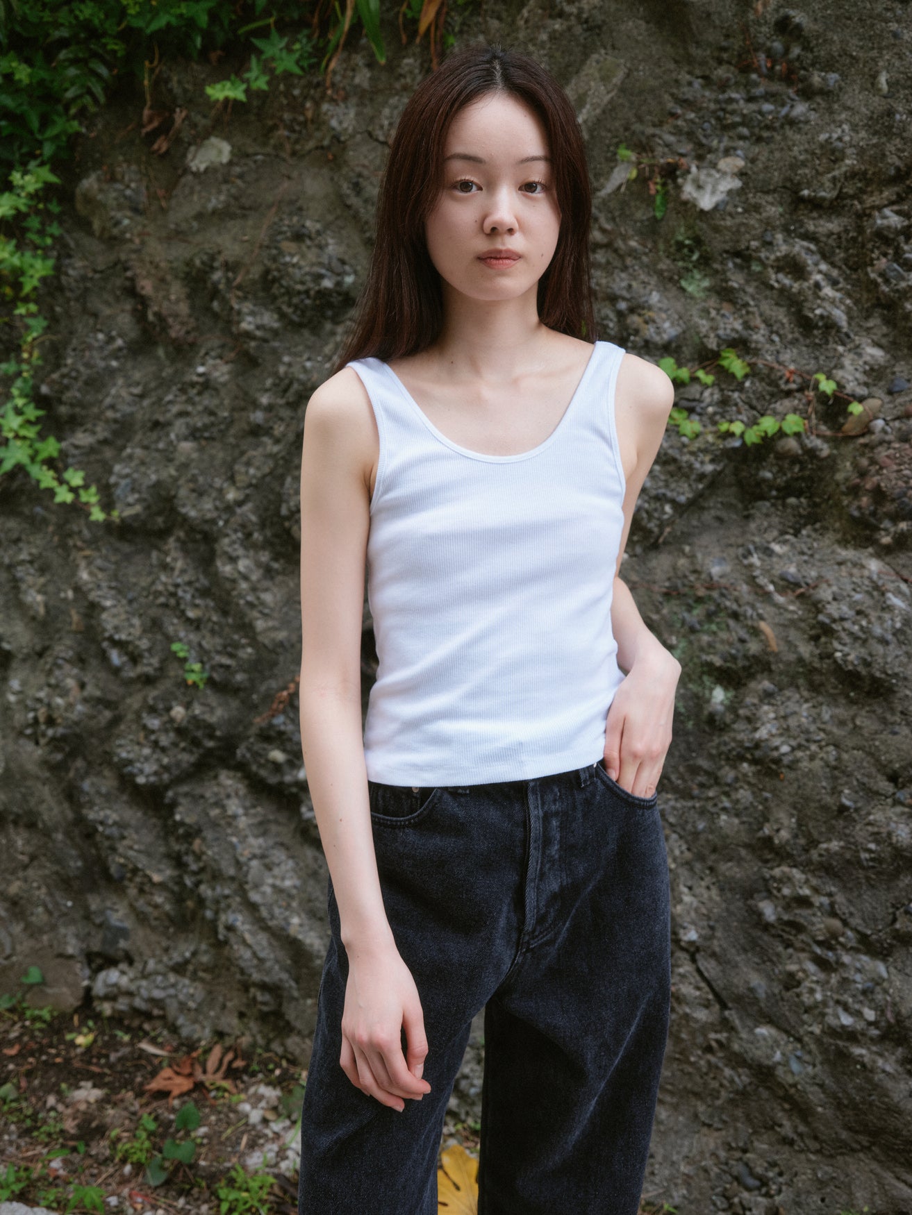 Ｕネックコットンノースリーブトップ