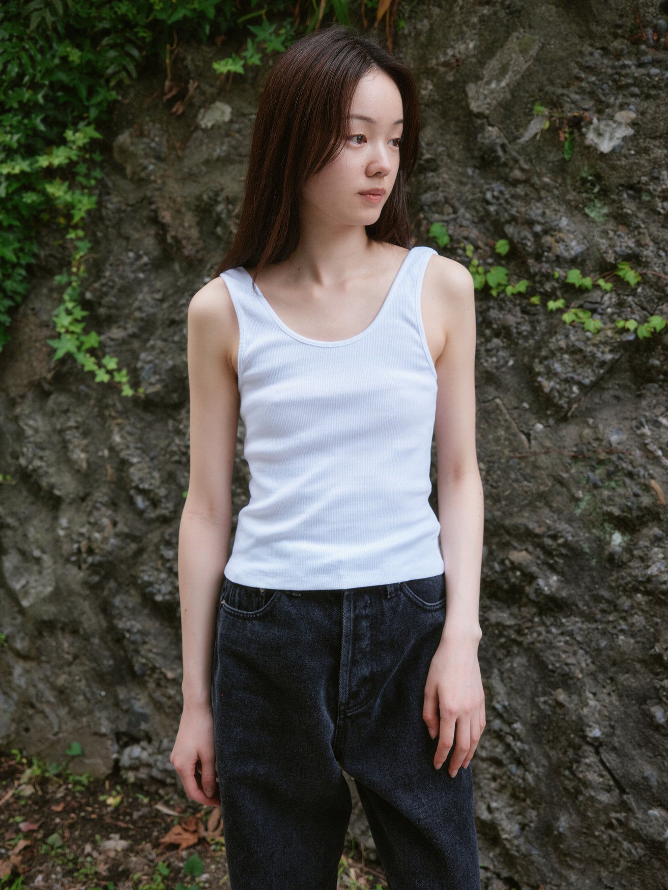 Ｕネックコットンノースリーブトップ