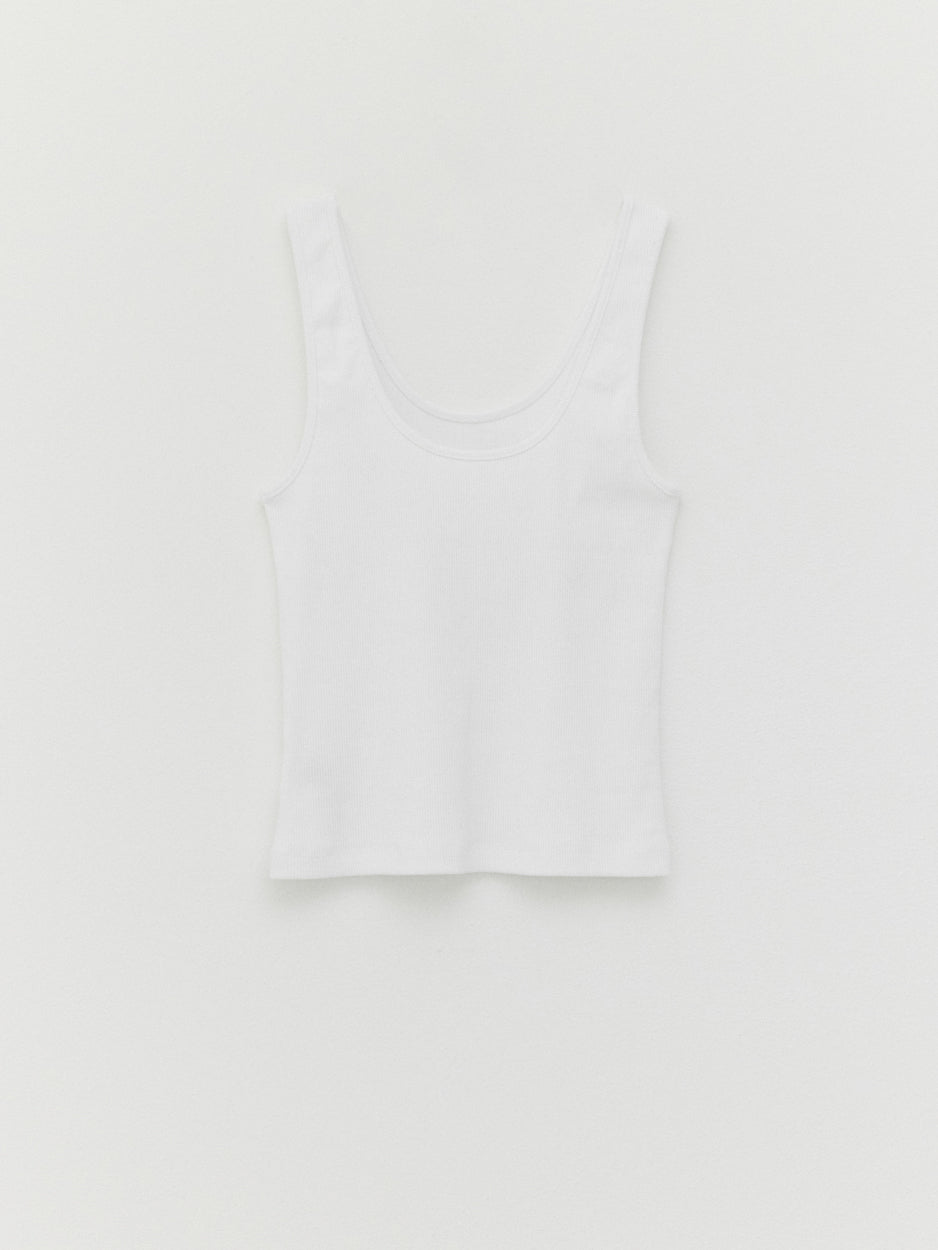 Ｕネックコットンノースリーブトップ